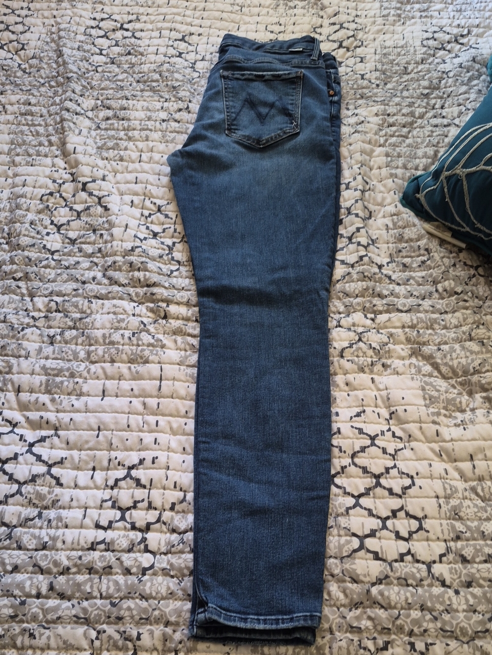 Mother High Waisted looker Size 12 Short